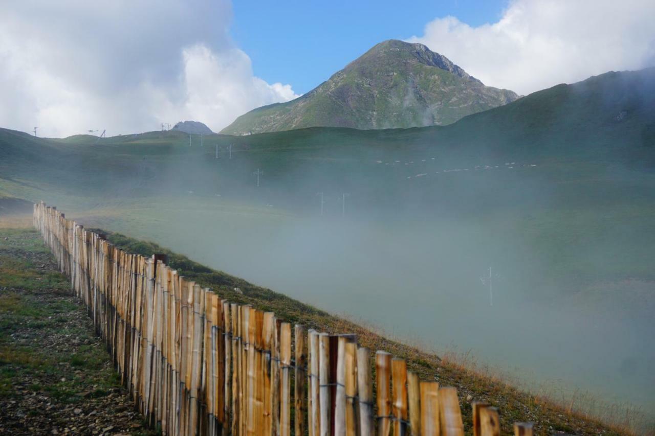 Le Clos De Baupeillas Bazus-Aure Exteriör bild
